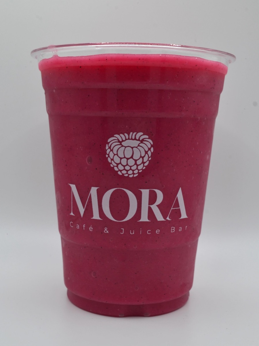 Fresh fruit smoothie in a Mora cup